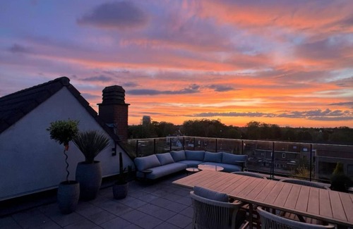 Kortrijk Apartment | Penthouse with 360 terrace in the centre of Kortrijk! Free private parking!