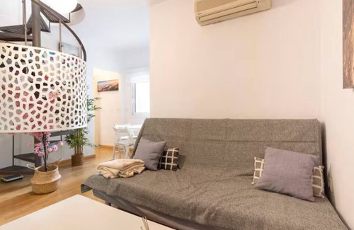 La Goleta Apartment | Penthouse with large roof malaga center