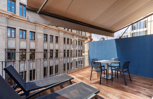 El Born Apartment | Penthouse with private terrace in the heart of El Born