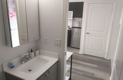 Henry Farm Condo | Penthouse with swimming pool, saunas, fitness room, BBQ area and indoor carwash.