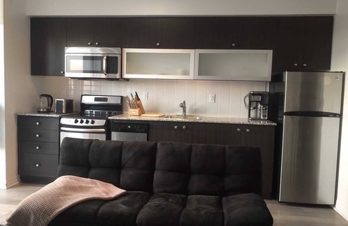 Henry Farm Condo | Penthouse with swimming pool, saunas, fitness room, BBQ area and indoor carwash.