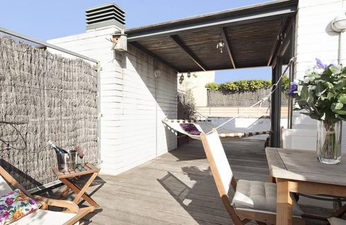 El Putget i Farro Apartment | Penthouse with terrace near Park Güell, 3 rooms, 6 pax