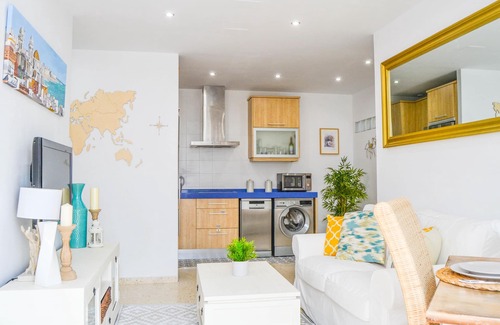 Old Town Apartment | Penthouse with tropical spa terrace above roman theatre