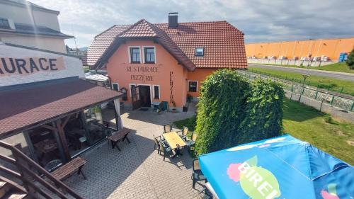 Klatovy House | Penzion a restaurace U Strnada