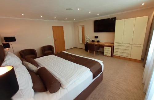 Stribro House | Penzion Excellent