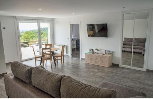 Vilardevos Ski Chalet | Pepiño de Tomonte