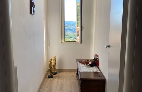 Poggio Bustone Apartment | Peppe and Lucia's house, adjacent to the home of Lucio Battisti