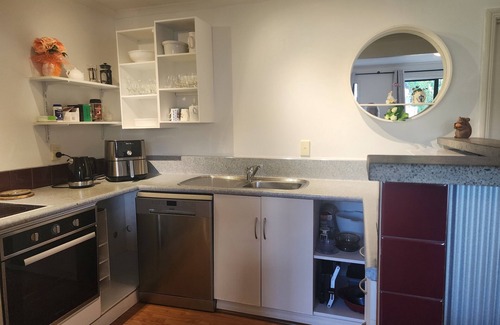 Tauranga House | Peppertree - Close to Hospitals and Sports Grounds, FreeParking, Fast Fibre Wifi