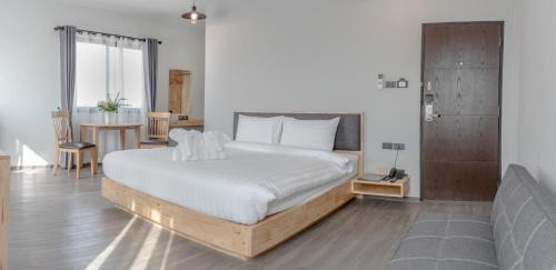 Hai Ya Hotel | Peppery Hills