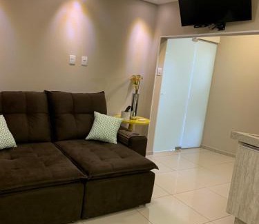 Jales Apartment | Pequena casa Térrea prox hospital do amor com garagem