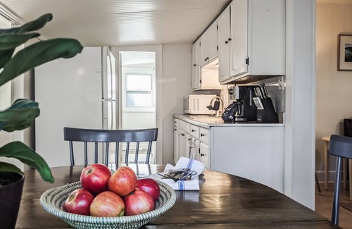 Spring Lake House | Perch Cottage l Cozy Fall Getaway: Lakeside Views, Firepit Chats & Family Nights