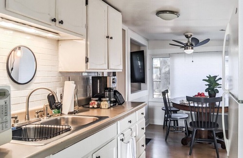 Spring Lake House | Perch Cottage l Cozy Fall Getaway: Lakeside Views, Firepit Chats & Family Nights