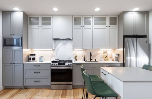 North Queen Anne House | Perch - Elegant 3BR Haven with AC Near Lake Union