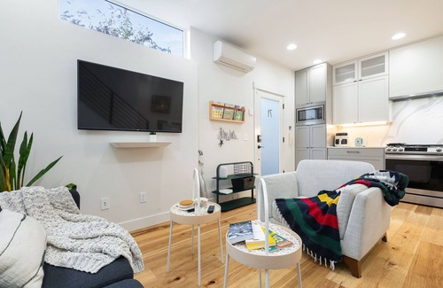 North Queen Anne House | Perch - Elegant 3BR Haven with AC Near Lake Union