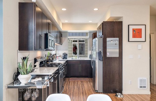Minor House | Perch - Marion Manor 13: Spacious & cozy living in the heart of Seattle