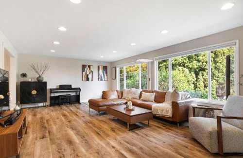 Grass Lawn House | Perch - Strattonwood Stay