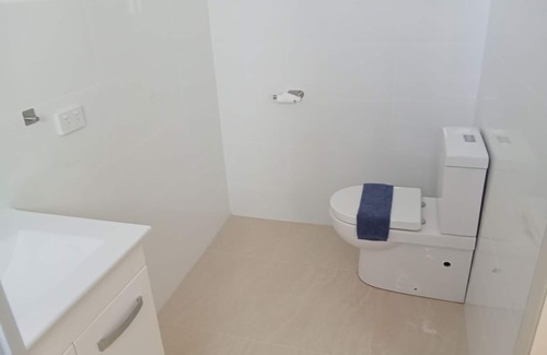 Bungalow Apartment | PERFECT 2 BEDROOM APARTMENT FOR SMALL GROUP