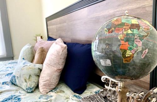 Downtown Niagara Falls House | Perfect 6BR Stay Near Falls & Attractions