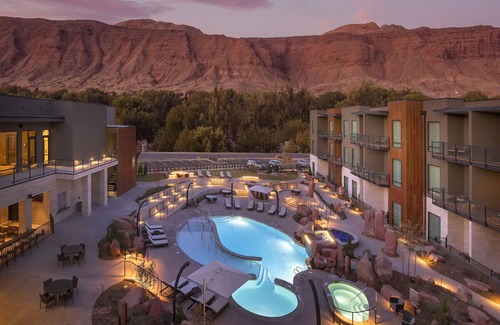Moab Hotel | Perfect Base for Adventure! Stunning Views of Moab's Red Rocks! 2 Units