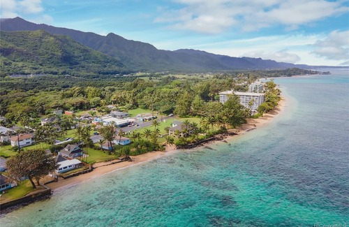 Punaluu House | Perfect Beachfront Home
