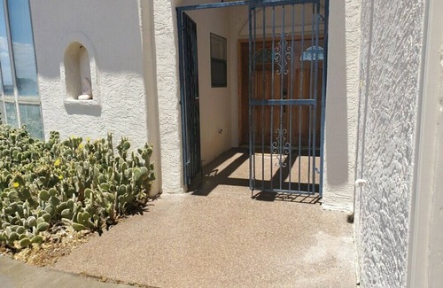 Truth or Consequences House | PERFECT DESERT OASIS~lake~jet ski~boat