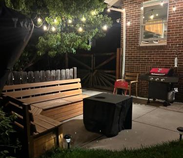 Hale House | Perfect Denver Stay, Spotless, Cozy Exceptionally Well Equipped Home in a Walkable Neighborhood
