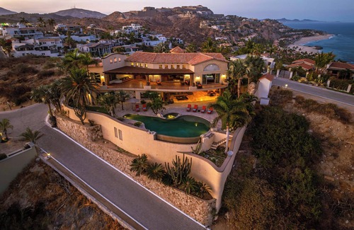 Rancho Cerro Colorado Villa | Perfect Family Villa with Swimmable Beach Closeby!