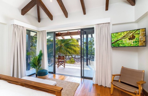 Tamarindo House | Perfect Family Retreat with the best Sunset views: Luxury Beachfront house w/Pool & Heated Jacuzzi