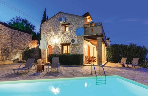 Xirokastello Villa | Perfect for couples, large pool area