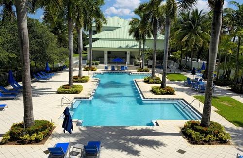 Doral Condo | Perfect for Couples – Reconnect King Suite Getaway