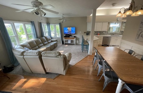 South Haven House | Perfect for Family - HEATED POOL thru early Oct, WALK to Downtown/Beach, HOT TUB