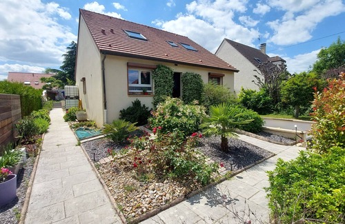 Verneuil-sur-Seine House | Perfect for The Olympics access n- House with 4 rooms
