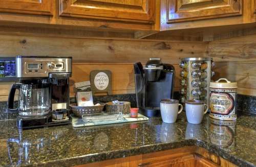 Blue Ridge Cabin | 🐦Perfect for Outdoor Enthusiasts! 🌠 Hiking, Rafting 🚣, Ziplining & More!🚵