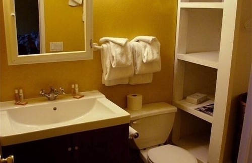 Mammoth Lakes Condo | Perfect for Skiers, Hikers, Fly Fishers, Couples, and You.nTOML-CPAN-16309