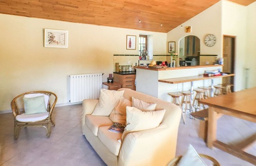 Sauveterre-la-Lemance House | Perfect privacy in the French countryside between the Lot and Dordogne