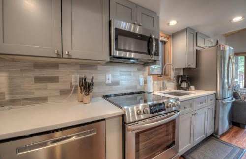 Breckenridge House | Perfect Getaway Cabin with Nearby Hike&Bike Trails
