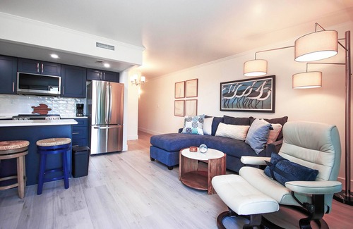 Shell Harbor Condo | Perfect Island Getaway - Beachfront Condo On Sanibel Island - Sandalfoot 2B1