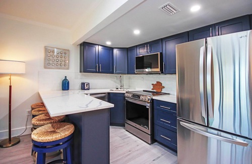 Shell Harbor Condo | Perfect Island Getaway - Beachfront Condo On Sanibel Island - Sandalfoot 2B1
