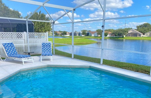 Kissimmee Villa | Perfect Large Gated Home w/ Pool Near Golf Course