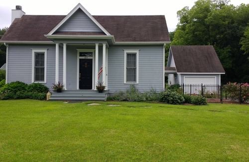 Lynchburg House | Perfect location for your visit to Southern Middle Tennessee.