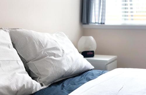 Renfrew-Collingwood Villa | Perfect Location - Tidy & Comfy Suite 5 Mins to Skytrain & Restaurant & Banks, 2 Stops To Metrotown, 5 Stops To Downtown