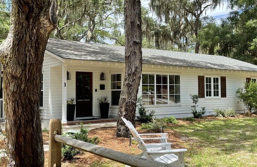 Jekyll Island House | 🇺🇸🏝️Perfect location for families+4 Bikes, 2 day July golfcart pass for week stay