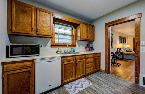 Downtown Omaha House | Perfect Midtown Bungalow! Walking distance to Blackstone! One block from UNMC!