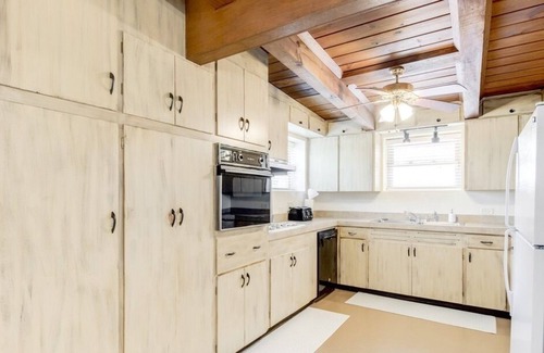 Lexington House | Perfect Private Lexington Retreat by Lake Murray!
