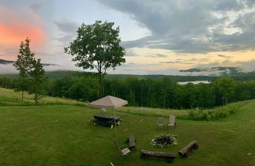 Rumney House | Perfect & Safe Family Adventure! Lake & Mountains! Weddings! Business Retreats!