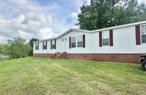 Utica House | Perfect stay over, thru Hinds County, sleeps Four