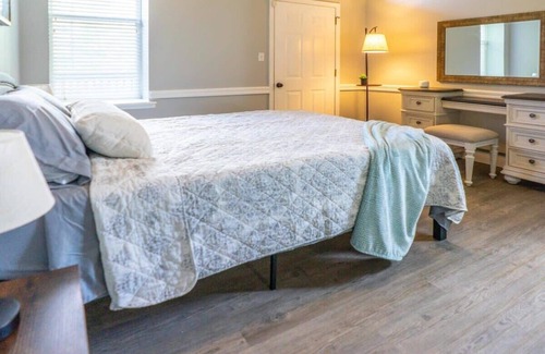 Near Southside House | Perfect STL Getaway near Everything