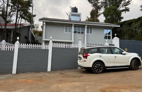 Thalayathimund Villa | Perfect villa for your family vacation very close to City with Mountain Views