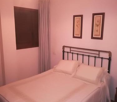 El Pinar House | PERGAR DESCANSO-15 minutos Playa-Puerto-Motril Ferry