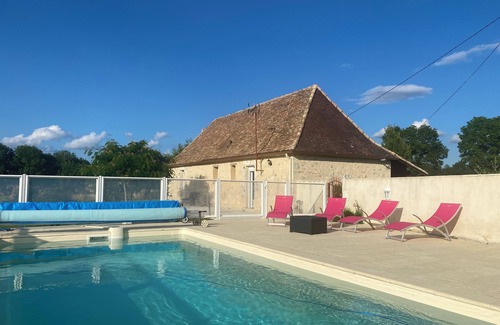 Sainte-Sabine-Born Cottage | Périgord: gite with secure swimming pool in the heart of Dordogne bastides